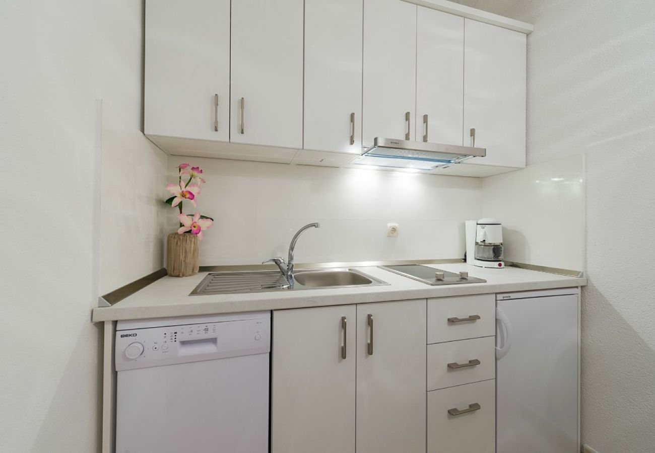 Apartament w Bol - Apartament w Bol z Widok na morze, taras, Klimatyzacja, WIFI (155-2)