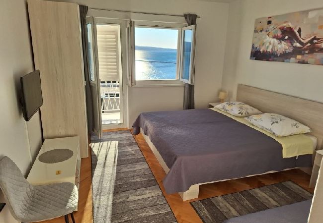Apartament w Omiš - Apartament w Omiš z Widok na morze, balkon, Klimatyzacja, WIFI (161-1) Apartament w Omiš - Apartament w Omiš z Widok na morze, balkon, Klimatyzacja, WIFI (161-1)