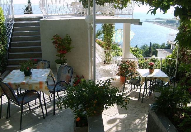 Apartament w Omiš - Apartament w Omiš z Widok na morze, balkon, Klimatyzacja, WIFI (161-1) Apartament w Omiš - Apartament w Omiš z Widok na morze, balkon, Klimatyzacja, WIFI (161-1)