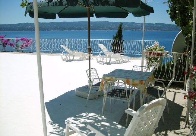 Apartament w Omiš - Apartament w Omiš z Widok na morze, balkon, Klimatyzacja, WIFI (161-1) Apartament w Omiš - Apartament w Omiš z Widok na morze, balkon, Klimatyzacja, WIFI (161-1)