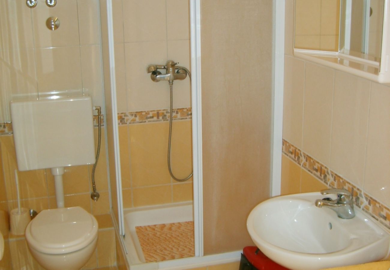 Apartament w Omiš - Apartament w Omiš z Widok na morze, balkon, Klimatyzacja, WIFI (161-1)