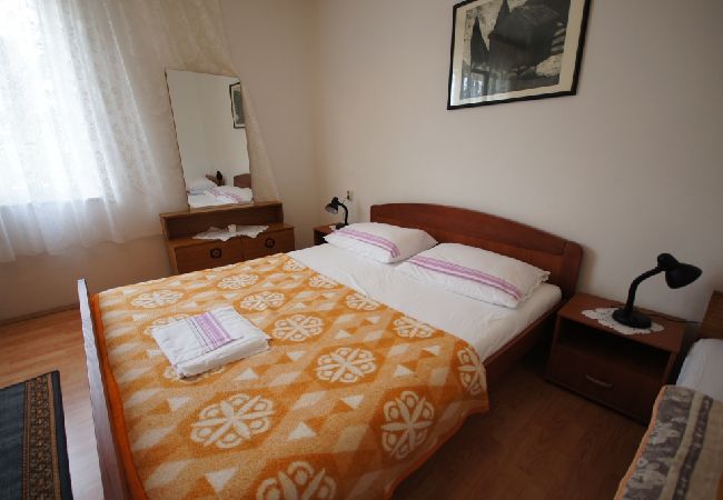 Apartament w Stara Novalja - Apartament w Stara Novalja z Widok na morze, taras, Klimatyzacja, WIFI (183-3) Apartament w Stara Novalja - Apartament w Stara Novalja z Widok na morze, taras, Klimatyzacja, WIFI (183-3)