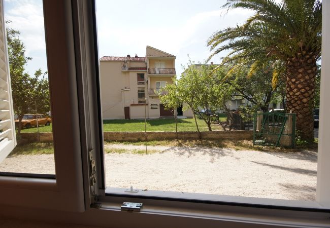 Studio w Tucepi - Apartament Studio w Tučepi z Klimatyzacja, WIFI, Pralka (202-1) Studio w Tucepi - Apartament Studio w Tučepi z Klimatyzacja, WIFI, Pralka (202-1)