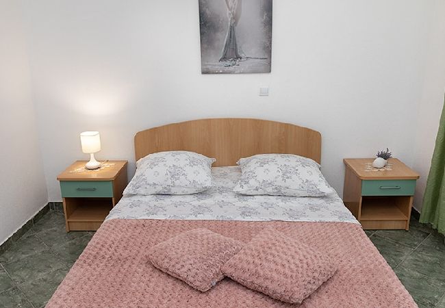 Studio w Tucepi - Apartament Studio w Tučepi z Klimatyzacja, WIFI, Pralka (202-2) Studio w Tucepi - Apartament Studio w Tučepi z Klimatyzacja, WIFI, Pralka (202-2)