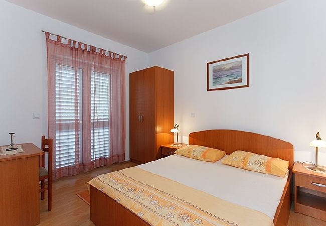 Apartament w Tucepi - Apartament w Tučepi z taras, Klimatyzacja, WIFI, Pralka (202-3) Apartament w Tucepi - Apartament w Tučepi z taras, Klimatyzacja, WIFI, Pralka (202-3)