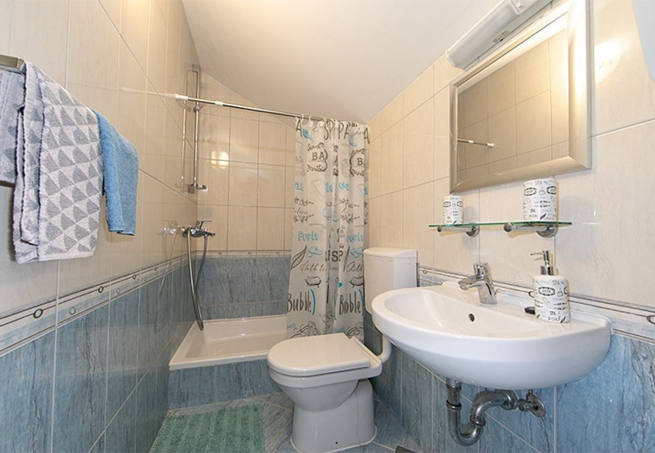 Apartament w Tucepi - Apartament w Tučepi z taras, Klimatyzacja, WIFI, Pralka (202-5)