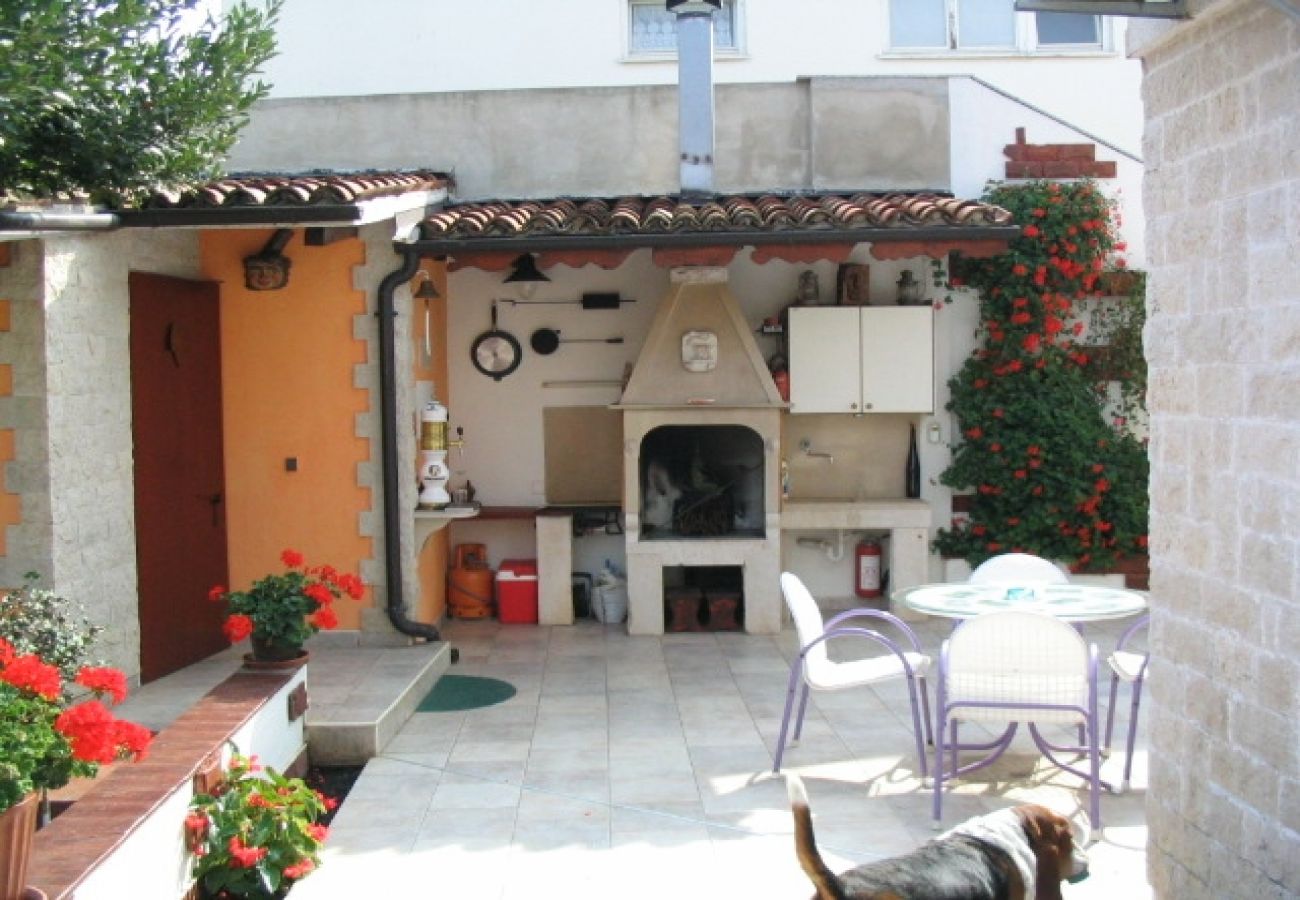 Apartament w Fažana - Apartament w Fažana z balkon, Klimatyzacja, WIFI, Pralka (229-1)