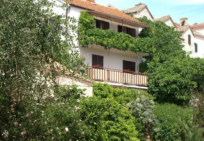 Studio w Hvar - Apartament Studio w Hvar z taras, Klimatyzacja, WIFI, Pralka (221-1) Studio w Hvar - Apartament Studio w Hvar z taras, Klimatyzacja, WIFI, Pralka (221-1)