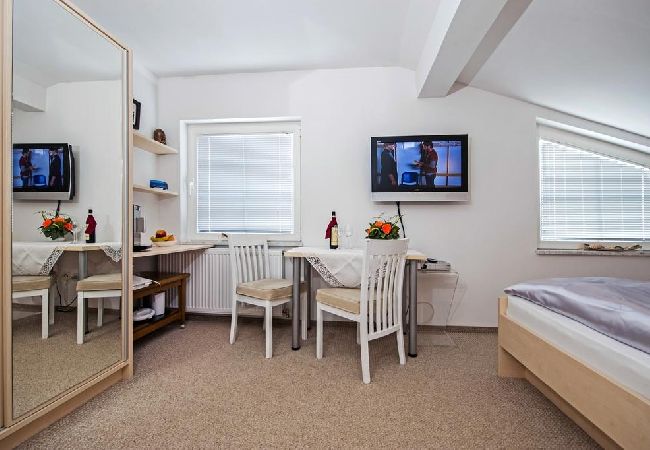 Pokój w Rovinj - Pokój w Rovinj z Klimatyzacja, WIFI (230-4) Pokój w Rovinj - Pokój w Rovinj z Klimatyzacja, WIFI (230-4)