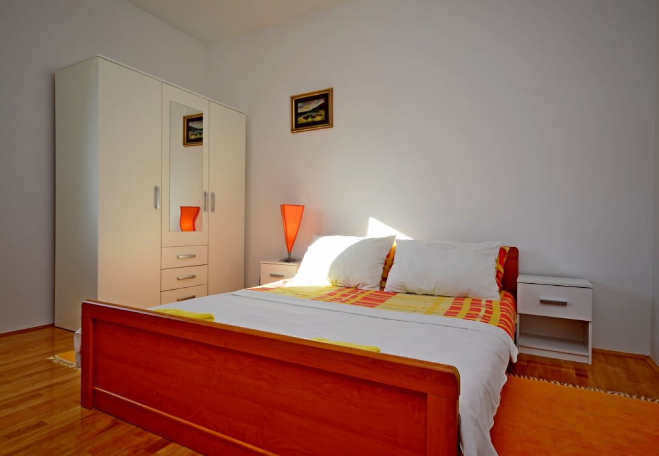 Apartament w Kaštel Sucurac - Apartament w Kaštel Sućurac z Widok na morze, balkon, Klimatyzacja, WIFI (570-1)