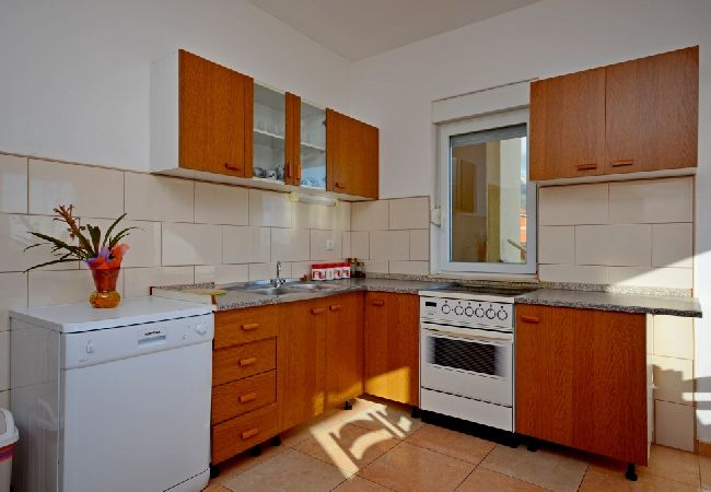 Apartament w Kaštel Sucurac - Apartament w Kaštel Sućurac z Widok na morze, balkon, Klimatyzacja, WIFI (570-3) Apartament w Kaštel Sucurac - Apartament w Kaštel Sućurac z Widok na morze, balkon, Klimatyzacja, WIFI (570-3)