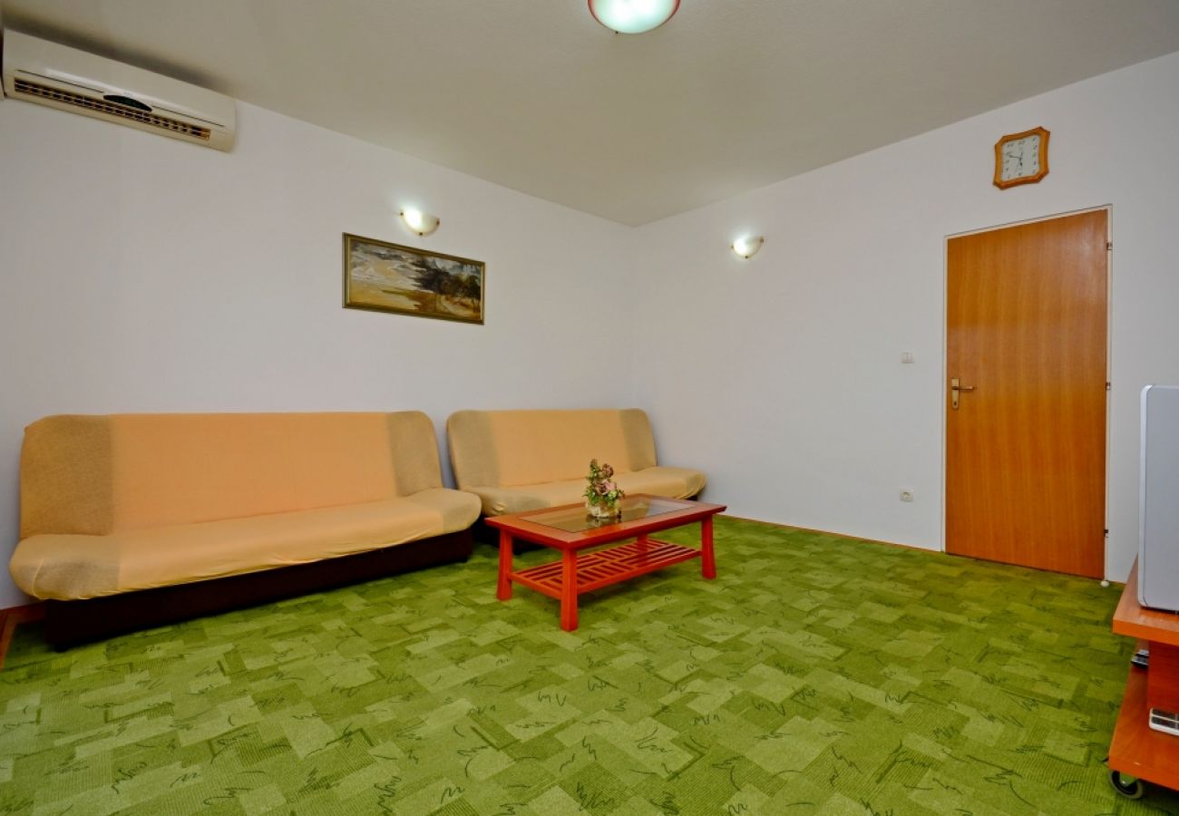 Apartament w Kaštel Sucurac - Apartament w Kaštel Sućurac z Widok na morze, balkon, Klimatyzacja, WIFI (570-3)