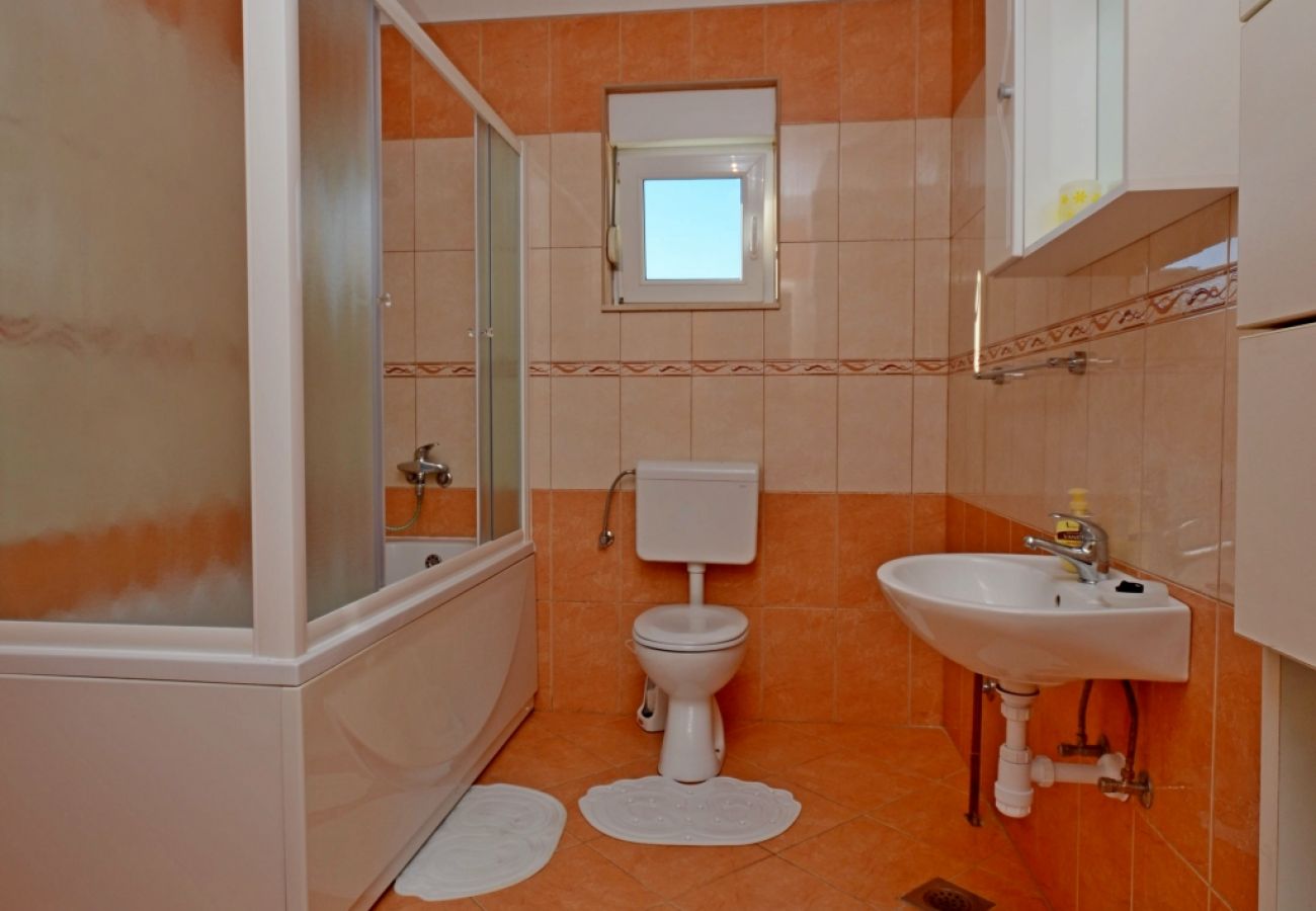 Apartament w Kaštel Sucurac - Apartament w Kaštel Sućurac z Widok na morze, balkon, Klimatyzacja, WIFI (570-3)