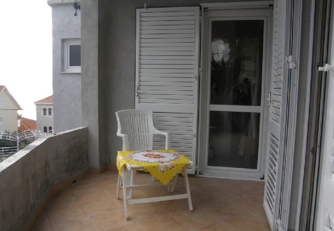 Apartament w Duce - Apartament w Duće z Widok na morze, taras, Klimatyzacja, Pralka (595-1) Apartament w Duce - Apartament w Duće z Widok na morze, taras, Klimatyzacja, Pralka (595-1)