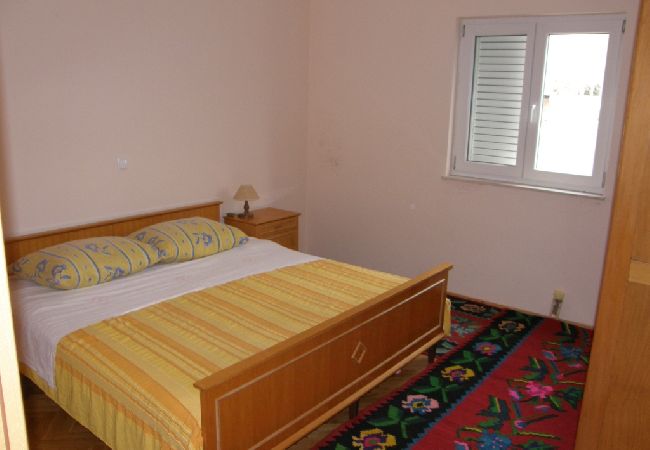 Apartament w Duce - Apartament w Duće z Widok na morze, taras, Klimatyzacja, Pralka (595-1) Apartament w Duce - Apartament w Duće z Widok na morze, taras, Klimatyzacja, Pralka (595-1)