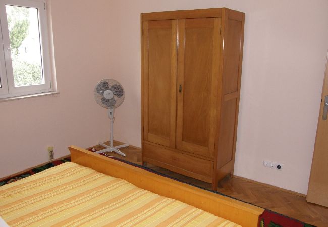 Apartament w Duce - Apartament w Duće z Widok na morze, taras, Klimatyzacja, Pralka (595-1) Apartament w Duce - Apartament w Duće z Widok na morze, taras, Klimatyzacja, Pralka (595-1)