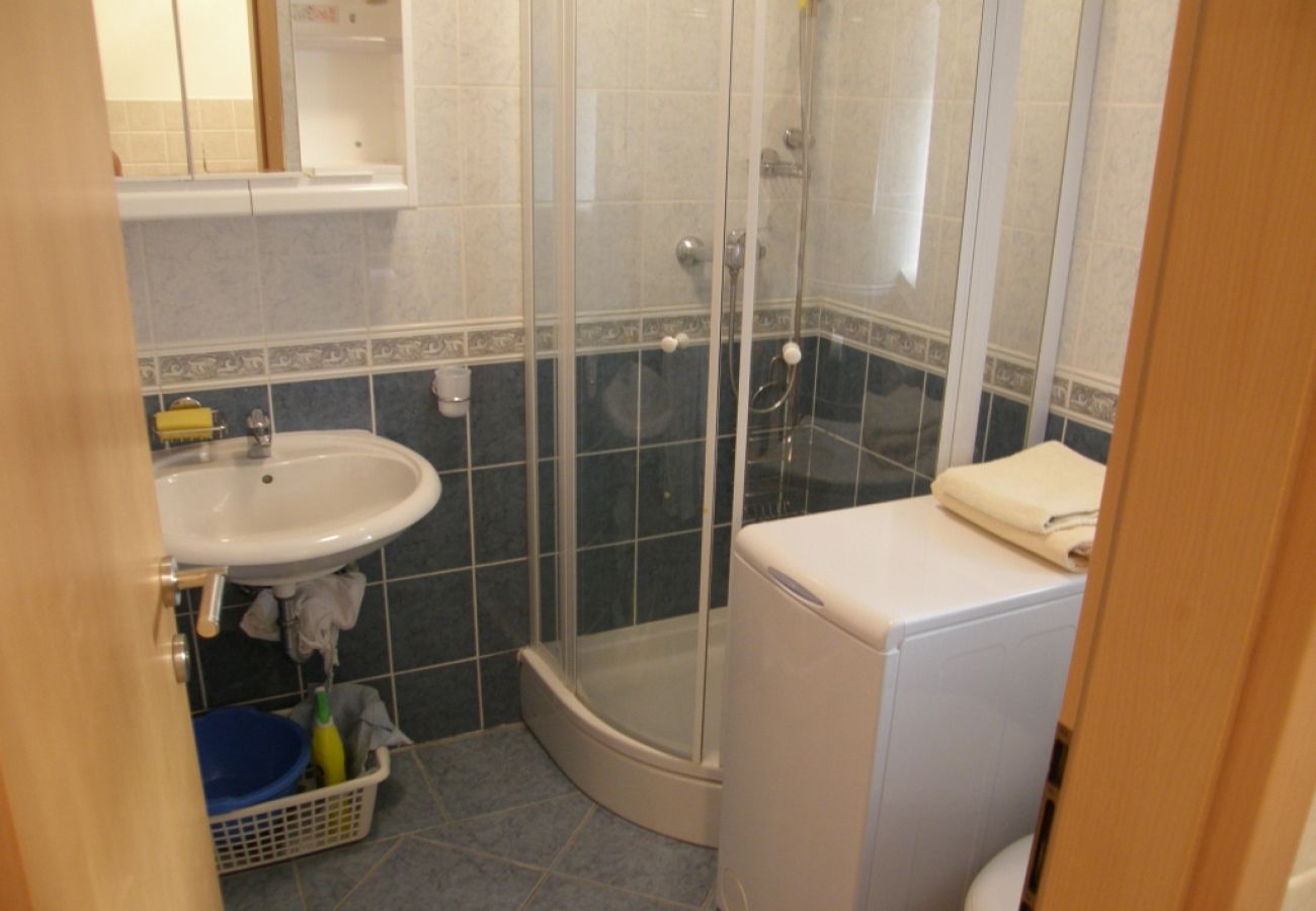 Apartament w Primošten - Apartament w Primošten z Widok na morze, taras, Klimatyzacja, WIFI (600-2)