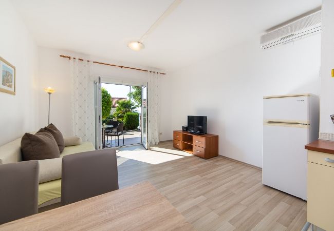 Apartament w Brist - Apartament w Brist z balkon, Klimatyzacja, WIFI (610-3) Apartament w Brist - Apartament w Brist z balkon, Klimatyzacja, WIFI (610-3)