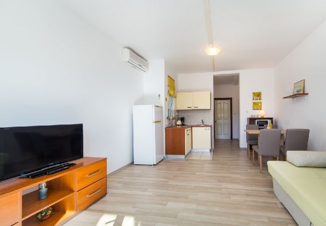 Apartament w Brist - Apartament w Brist z balkon, Klimatyzacja, WIFI (610-3) Apartament w Brist - Apartament w Brist z balkon, Klimatyzacja, WIFI (610-3)