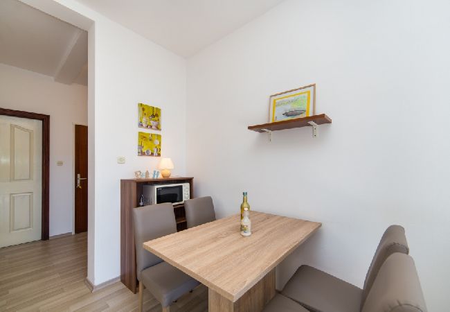 Apartament w Brist - Apartament w Brist z balkon, Klimatyzacja, WIFI (610-3) Apartament w Brist - Apartament w Brist z balkon, Klimatyzacja, WIFI (610-3)