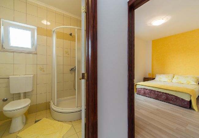 Apartament w Brist - Apartament w Brist z balkon, Klimatyzacja, WIFI (610-3) Apartament w Brist - Apartament w Brist z balkon, Klimatyzacja, WIFI (610-3)