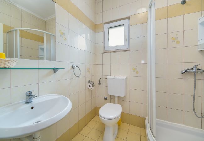 Apartament w Brist - Apartament w Brist z balkon, Klimatyzacja, WIFI (610-3) Apartament w Brist - Apartament w Brist z balkon, Klimatyzacja, WIFI (610-3)