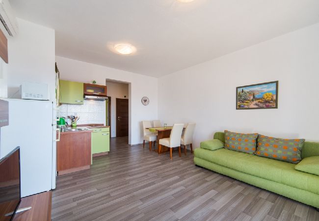 Apartament w Brist - Apartament w Brist z balkon, Klimatyzacja, WIFI (610-4) Apartament w Brist - Apartament w Brist z balkon, Klimatyzacja, WIFI (610-4)