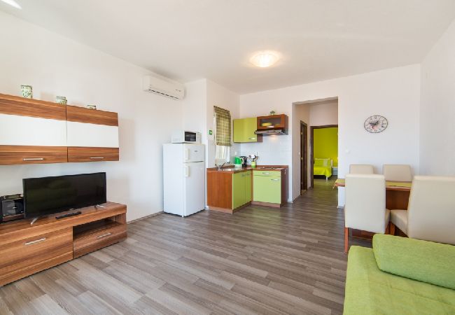 Apartament w Brist - Apartament w Brist z balkon, Klimatyzacja, WIFI (610-4) Apartament w Brist - Apartament w Brist z balkon, Klimatyzacja, WIFI (610-4)