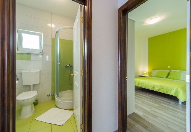 Apartament w Brist - Apartament w Brist z balkon, Klimatyzacja, WIFI (610-4) Apartament w Brist - Apartament w Brist z balkon, Klimatyzacja, WIFI (610-4)