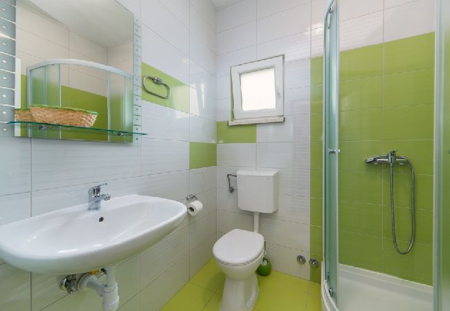 Apartament w Brist - Apartament w Brist z balkon, Klimatyzacja, WIFI (610-4) Apartament w Brist - Apartament w Brist z balkon, Klimatyzacja, WIFI (610-4)