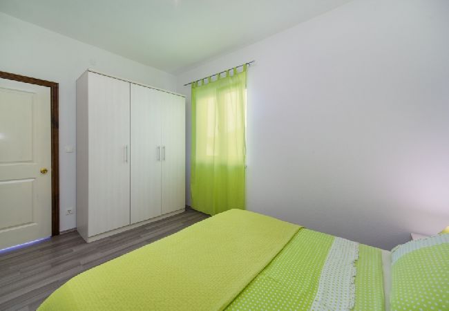 Apartament w Brist - Apartament w Brist z balkon, Klimatyzacja, WIFI (610-4) Apartament w Brist - Apartament w Brist z balkon, Klimatyzacja, WIFI (610-4)