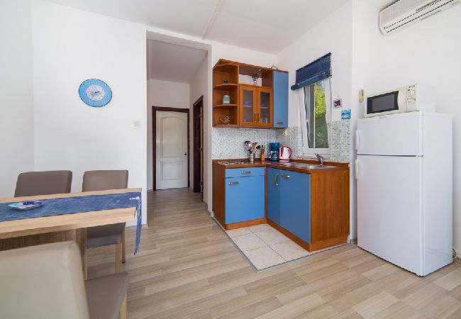 Apartament w Brist - Apartament w Brist z balkon, Klimatyzacja, WIFI (610-6) Apartament w Brist - Apartament w Brist z balkon, Klimatyzacja, WIFI (610-6)