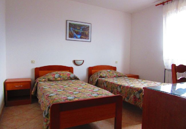 Apartament w Pula - Apartament w Pula z taras, Klimatyzacja, WIFI, Pralka (633-1) Apartament w Pula - Apartament w Pula z taras, Klimatyzacja, WIFI, Pralka (633-1)