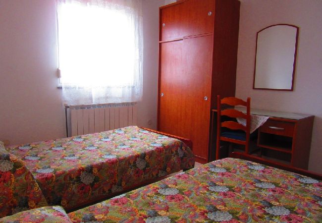 Apartament w Pula - Apartament w Pula z taras, Klimatyzacja, WIFI, Pralka (633-1) Apartament w Pula - Apartament w Pula z taras, Klimatyzacja, WIFI, Pralka (633-1)