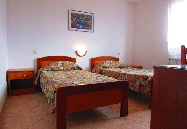 Apartament w Pula - Apartament w Pula z taras, Klimatyzacja, WIFI, Pralka (633-1) Apartament w Pula - Apartament w Pula z taras, Klimatyzacja, WIFI, Pralka (633-1)