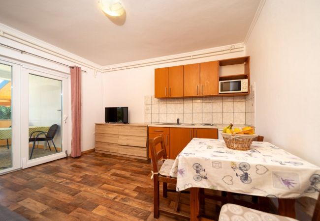 Apartament w Rab - Apartament w Barbat z Widok na morze, balkon, Klimatyzacja (660-1) Apartament w Rab - Apartament w Barbat z Widok na morze, balkon, Klimatyzacja (660-1)