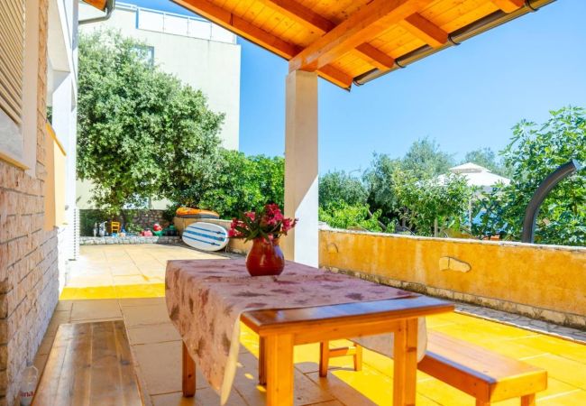 Apartament w Rab - Apartament w Barbat z Widok na morze, balkon, Klimatyzacja (660-1) Apartament w Rab - Apartament w Barbat z Widok na morze, balkon, Klimatyzacja (660-1)