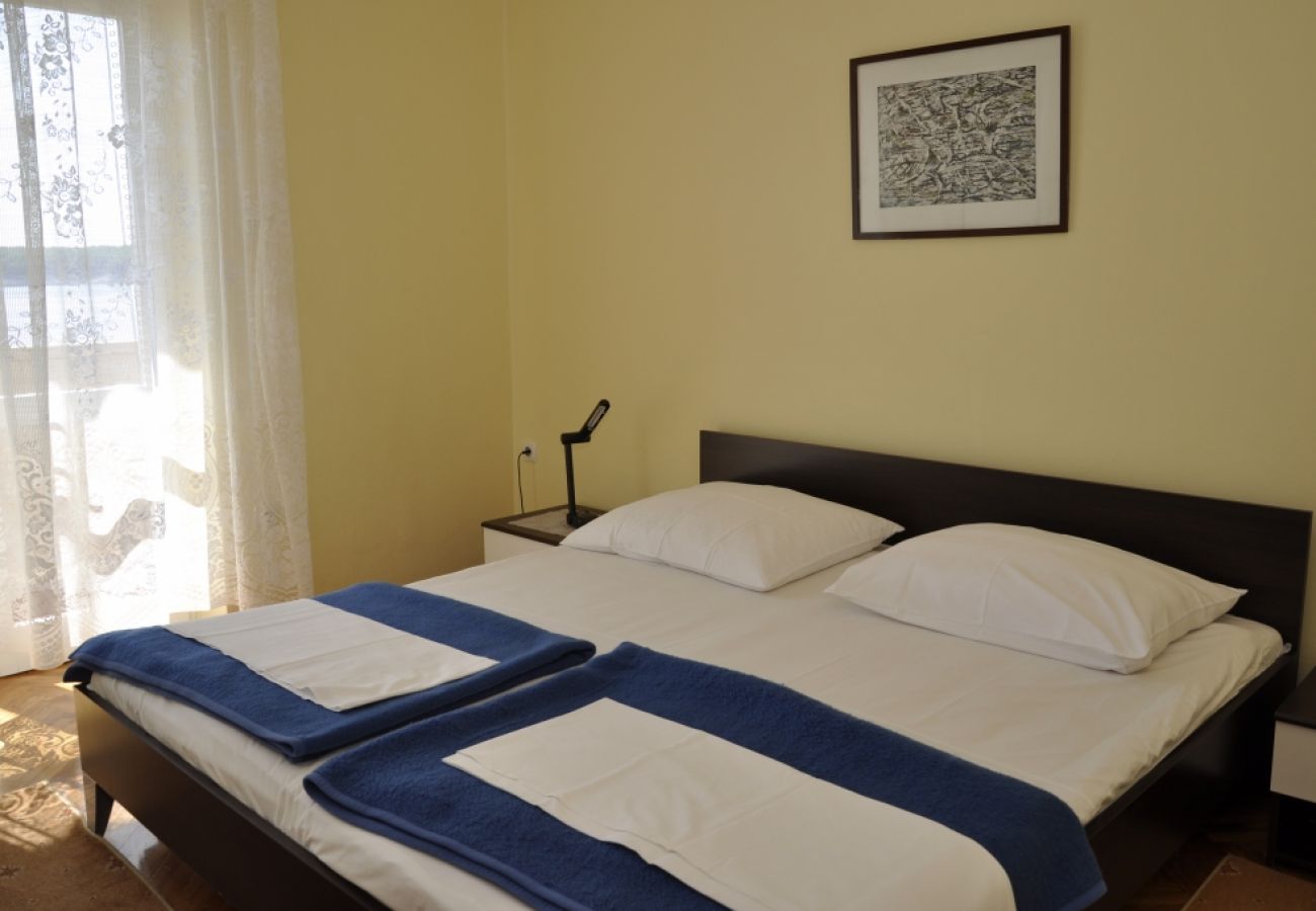 Apartament w Rab - Apartament w Barbat z Widok na morze, balkon, Klimatyzacja (660-4)