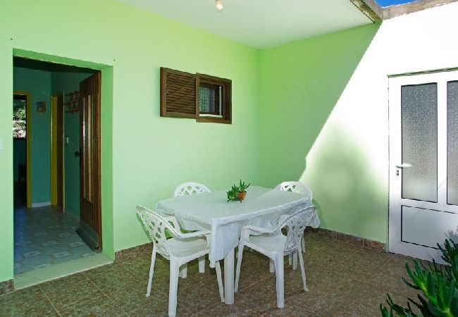 Apartament w Karbuni - Apartament w Karbuni z Widok na morze, taras, Klimatyzacja, WIFI (217-3) Apartament w Karbuni - Apartament w Karbuni z Widok na morze, taras, Klimatyzacja, WIFI (217-3)