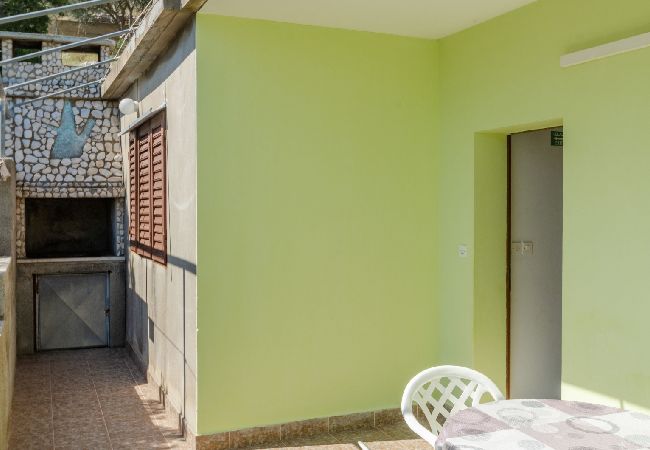 Apartament w Karbuni - Apartament w Karbuni z Widok na morze, taras, Klimatyzacja, WIFI (217-3) Apartament w Karbuni - Apartament w Karbuni z Widok na morze, taras, Klimatyzacja, WIFI (217-3)