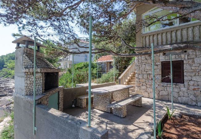 Apartament w Karbuni - Apartament w Karbuni z Widok na morze, taras, Klimatyzacja, WIFI (217-3) Apartament w Karbuni - Apartament w Karbuni z Widok na morze, taras, Klimatyzacja, WIFI (217-3)