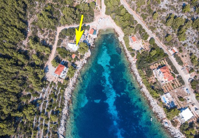 Apartament w Karbuni - Apartament w Karbuni z Widok na morze, taras, Klimatyzacja, WIFI (217-3) Apartament w Karbuni - Apartament w Karbuni z Widok na morze, taras, Klimatyzacja, WIFI (217-3)