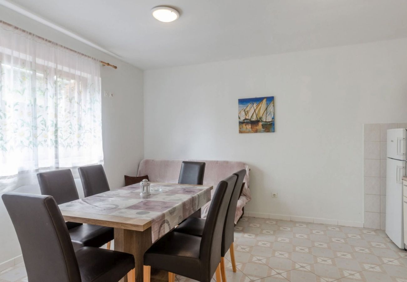 Apartament w Karbuni - Apartament w Karbuni z Widok na morze, taras, Klimatyzacja, WIFI (217-3)