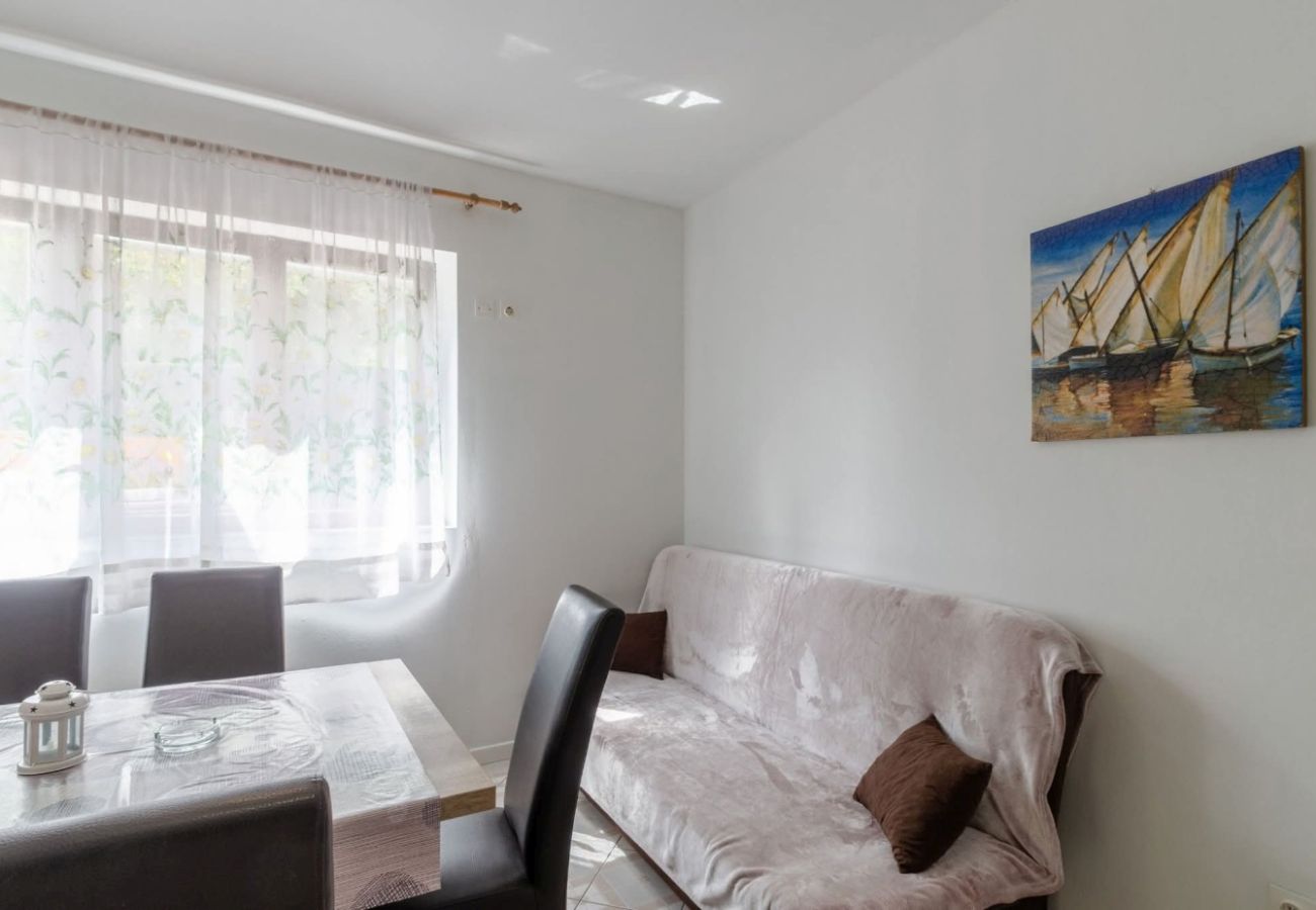 Apartament w Karbuni - Apartament w Karbuni z Widok na morze, taras, Klimatyzacja, WIFI (217-3)