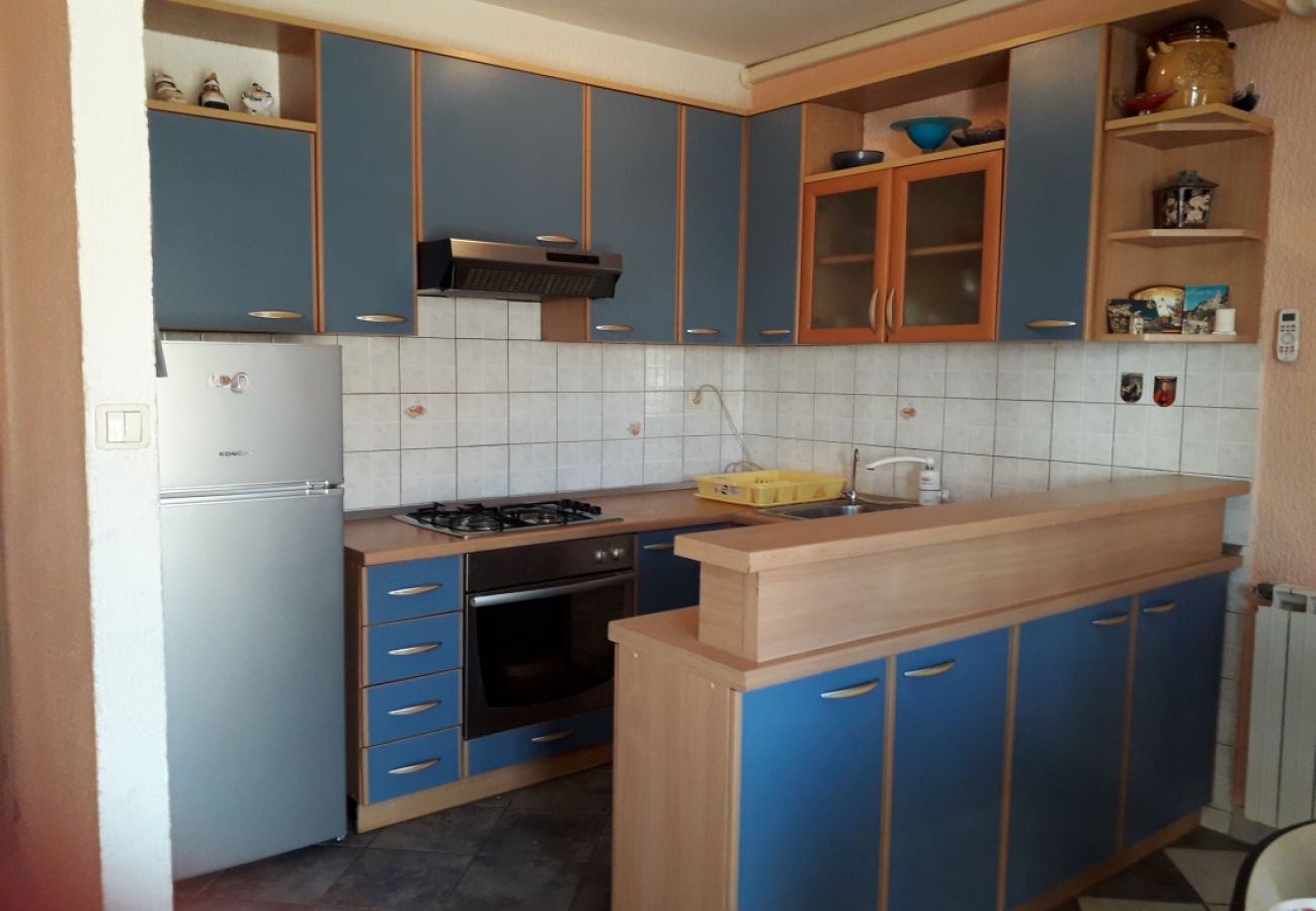 Apartament w Lopar - Apartament w Lopar z taras, Klimatyzacja, WIFI, Pralka (696-5)