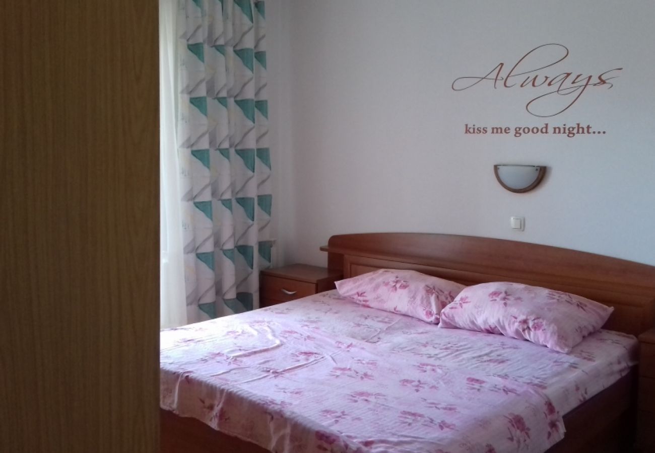 Apartament w Lopar - Apartament w Lopar z taras, Klimatyzacja, WIFI, Pralka (696-5)