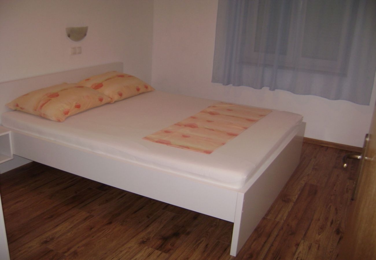 Apartament w Lopar - Apartament w Lopar z taras, Klimatyzacja, WIFI (568-1)