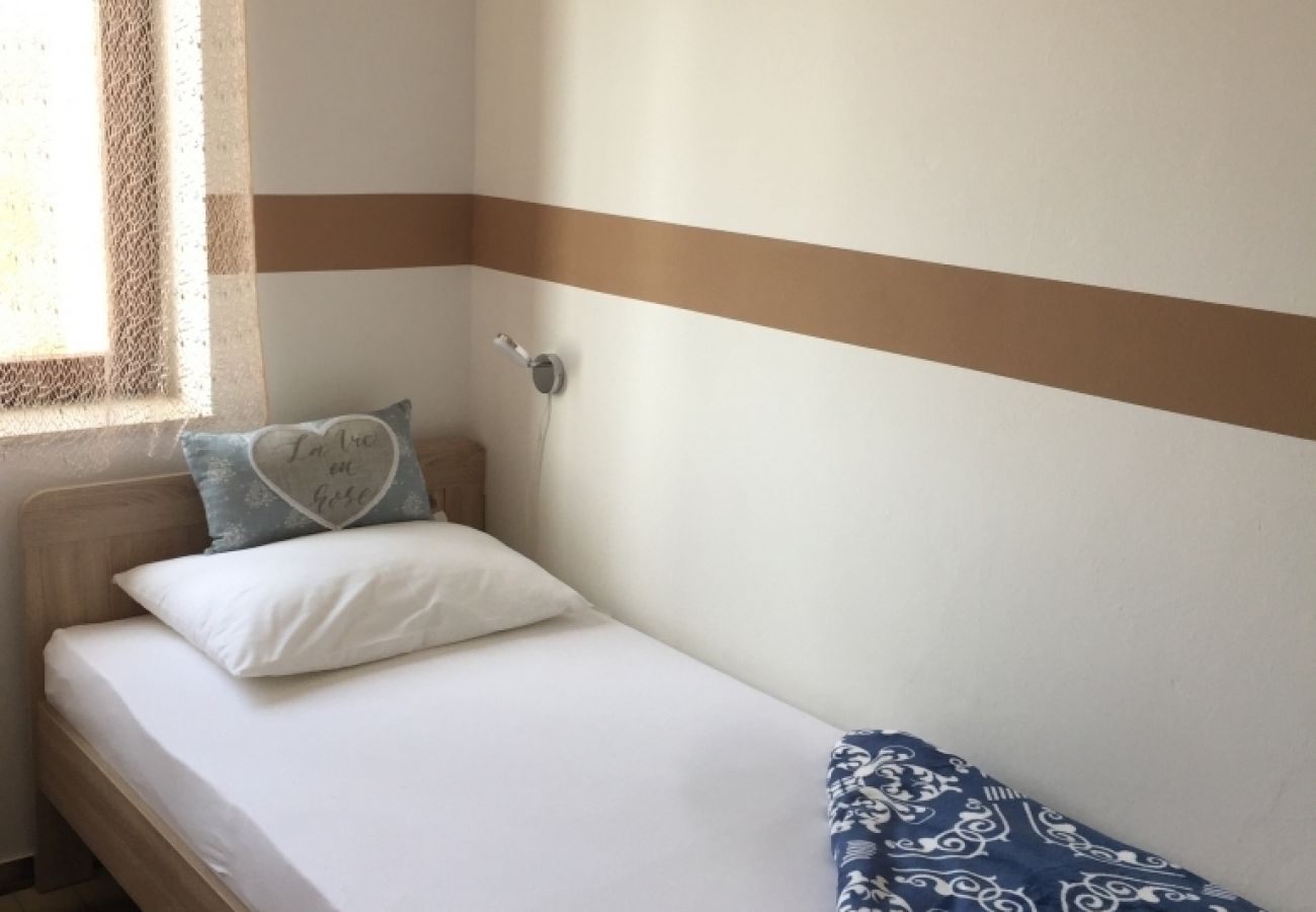 Apartament w Starigrad - Apartament w Starigrad-Paklenica z Widok na morze, taras, Klimatyzacja, WIFI (627-1)