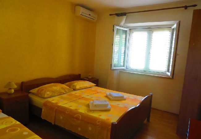 Apartament w Lumbarda - Apartament w Lumbarda z Widok na morze, taras, Klimatyzacja, WIFI (856-2) Apartament w Lumbarda - Apartament w Lumbarda z Widok na morze, taras, Klimatyzacja, WIFI (856-2)
