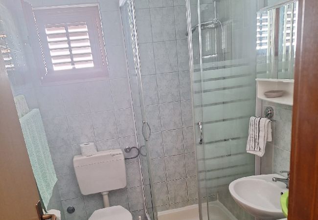 Apartament w Bibinje - Apartament w Bibinje z Widok na morze, balkon, WIFI, Pralka (868-2) Apartament w Bibinje - Apartament w Bibinje z Widok na morze, balkon, WIFI, Pralka (868-2)